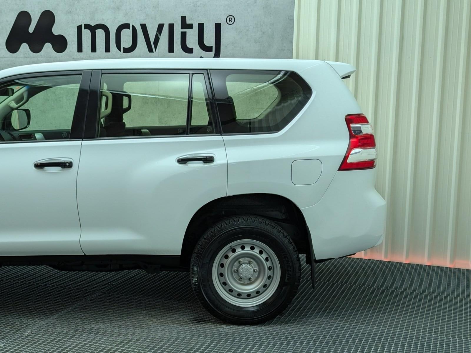 TOYOTA LAND CRUISER 2.8 D-4D 7P GX 177CV 8