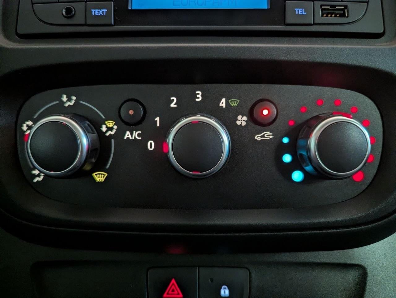 NISSAN NV 300 COMBI 9 2.0 DCI COMFORT 120CV 28