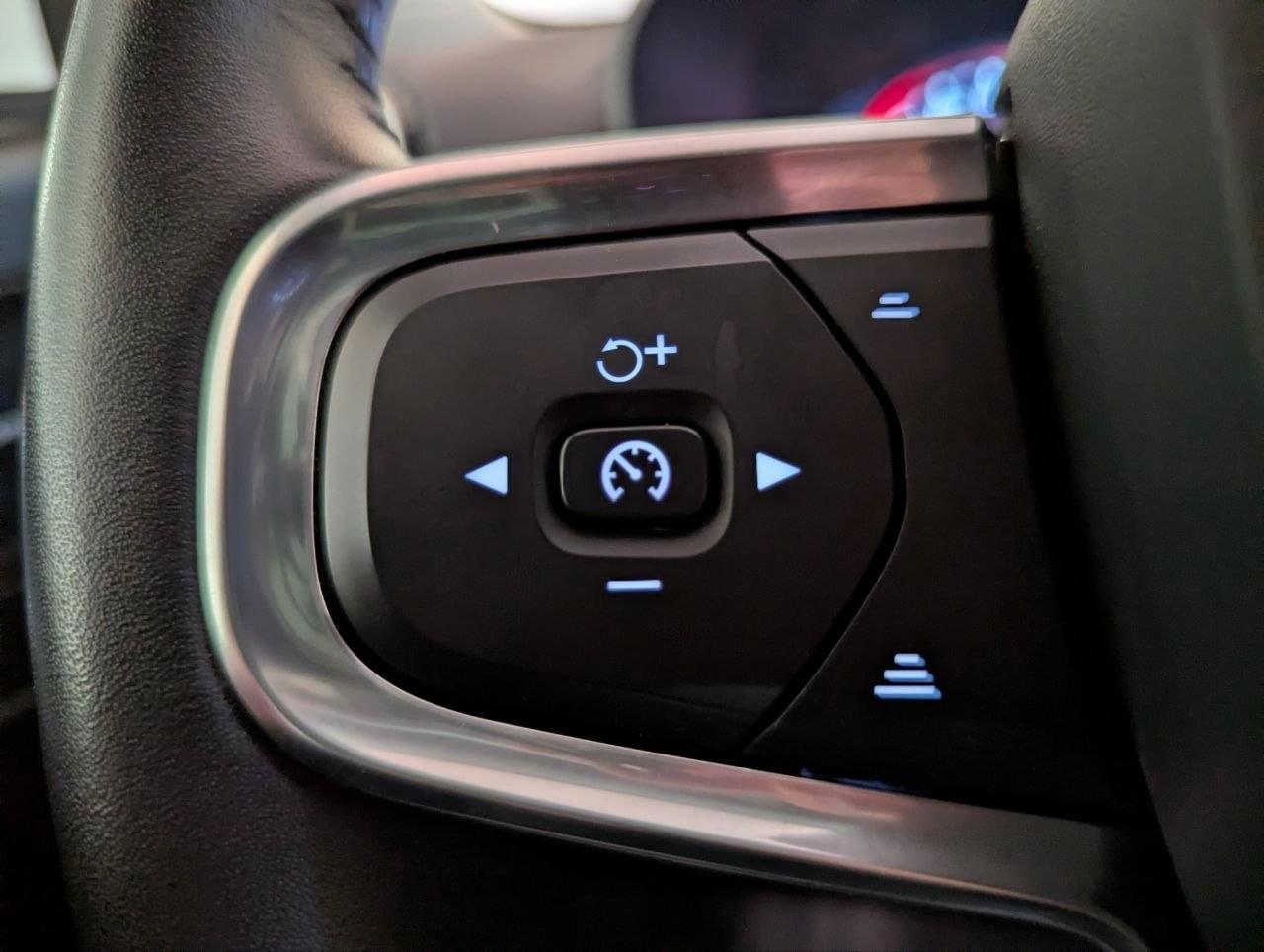 VOLVO XC40 2.0 D3 BUSINESS PLUS AUTO 34 