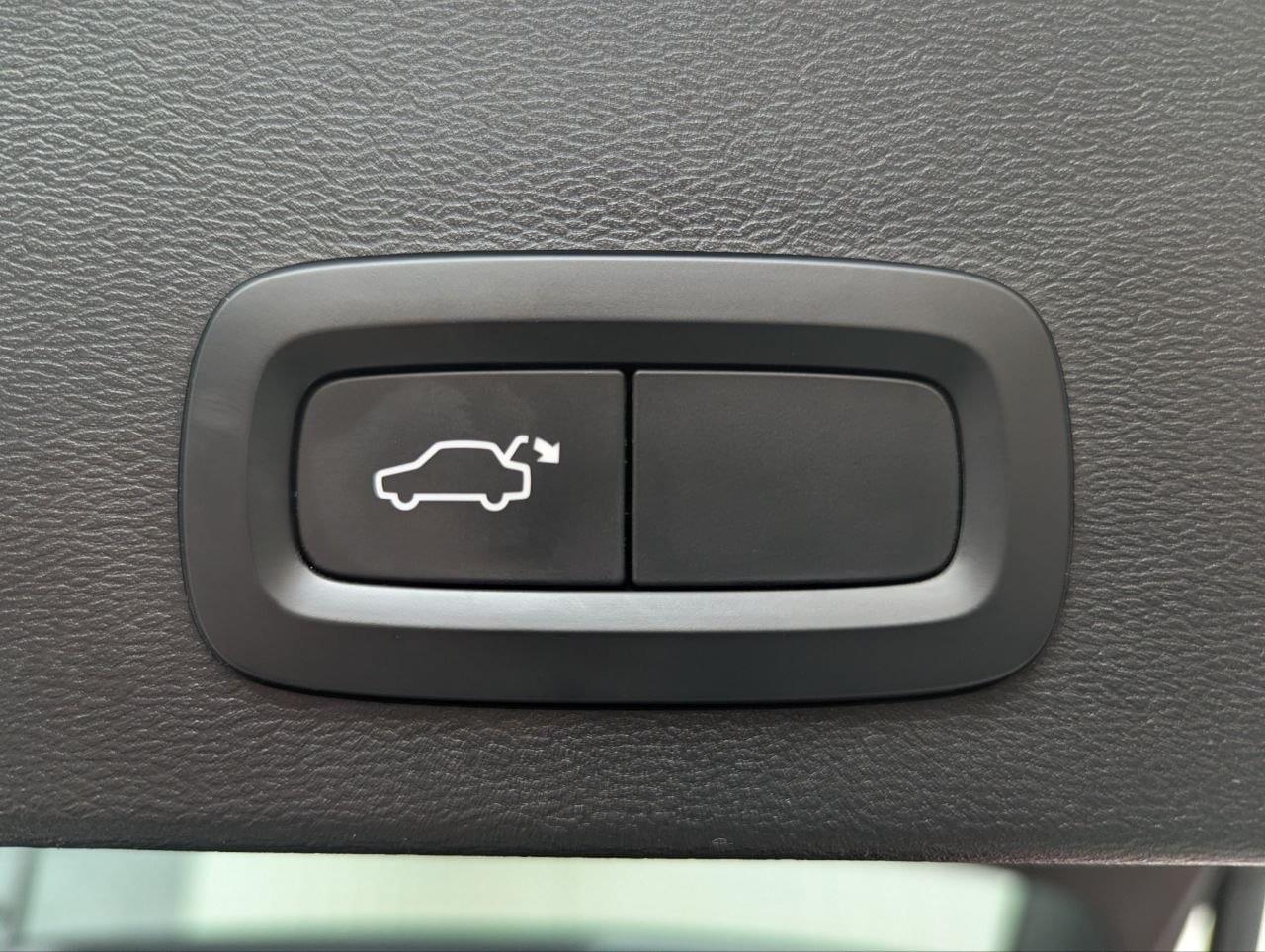 VOLVO XC40 2.0 D3 BUSINESS PLUS AUTO 39 