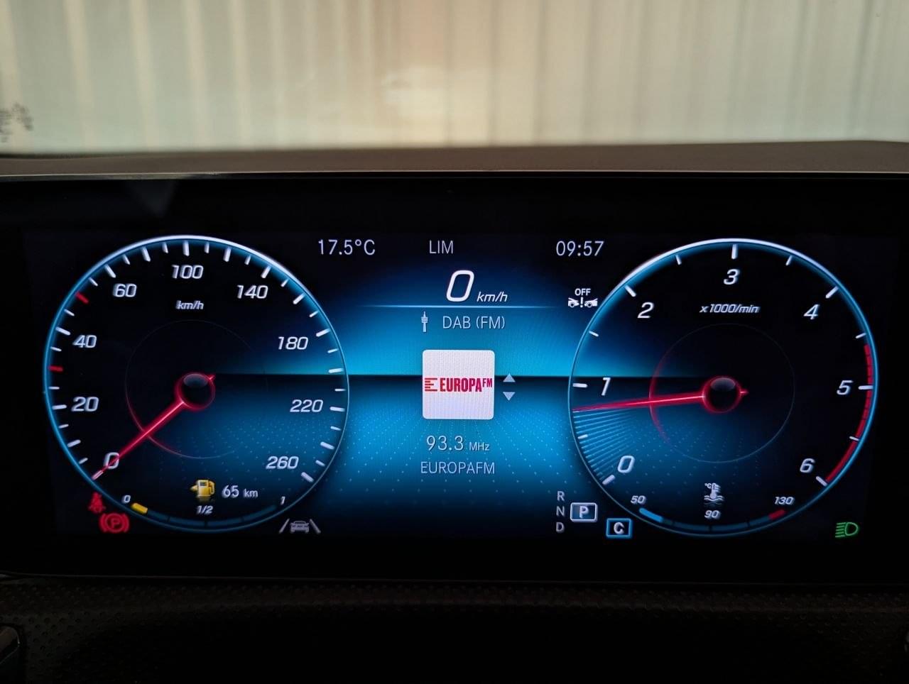 MERCEDES CLA 220CDI DCT SHOOTING BRAKE 190CV 27 