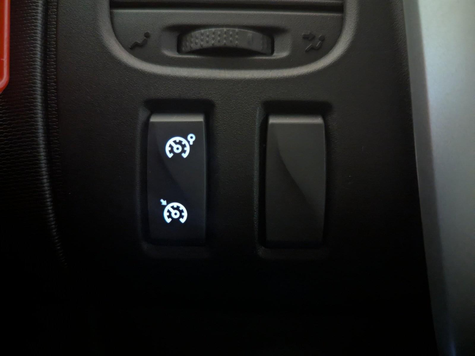 NISSAN NV 300 FURGON ISOTERMO 2.0DCI 120CV L2H1 38