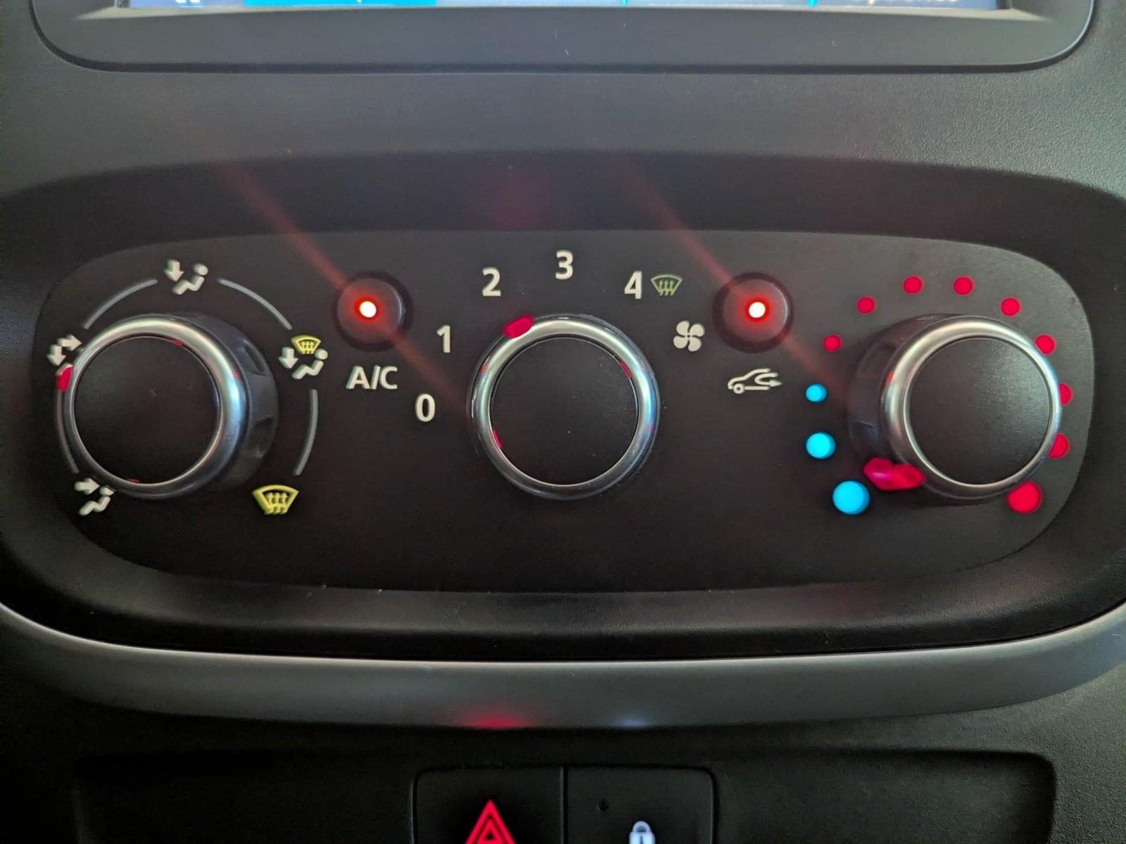 NISSAN NV 300 FURGON ISOTERMO 2.0DCI 120CV L2H1 27