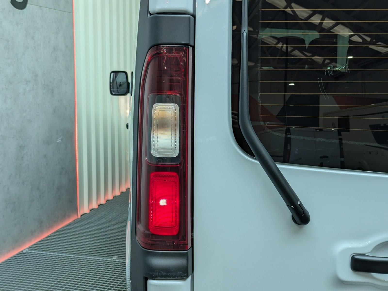 NISSAN NV 300 1.6DCI 120CV COMBI 6 L2H1 16