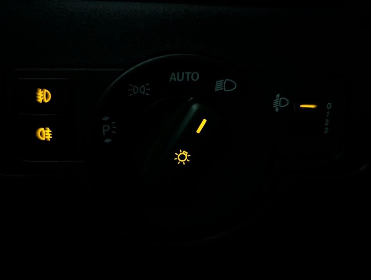 MERCEDES VITO 110CDI FURGON LARGO ISOTERMO REFRIGERADO 33