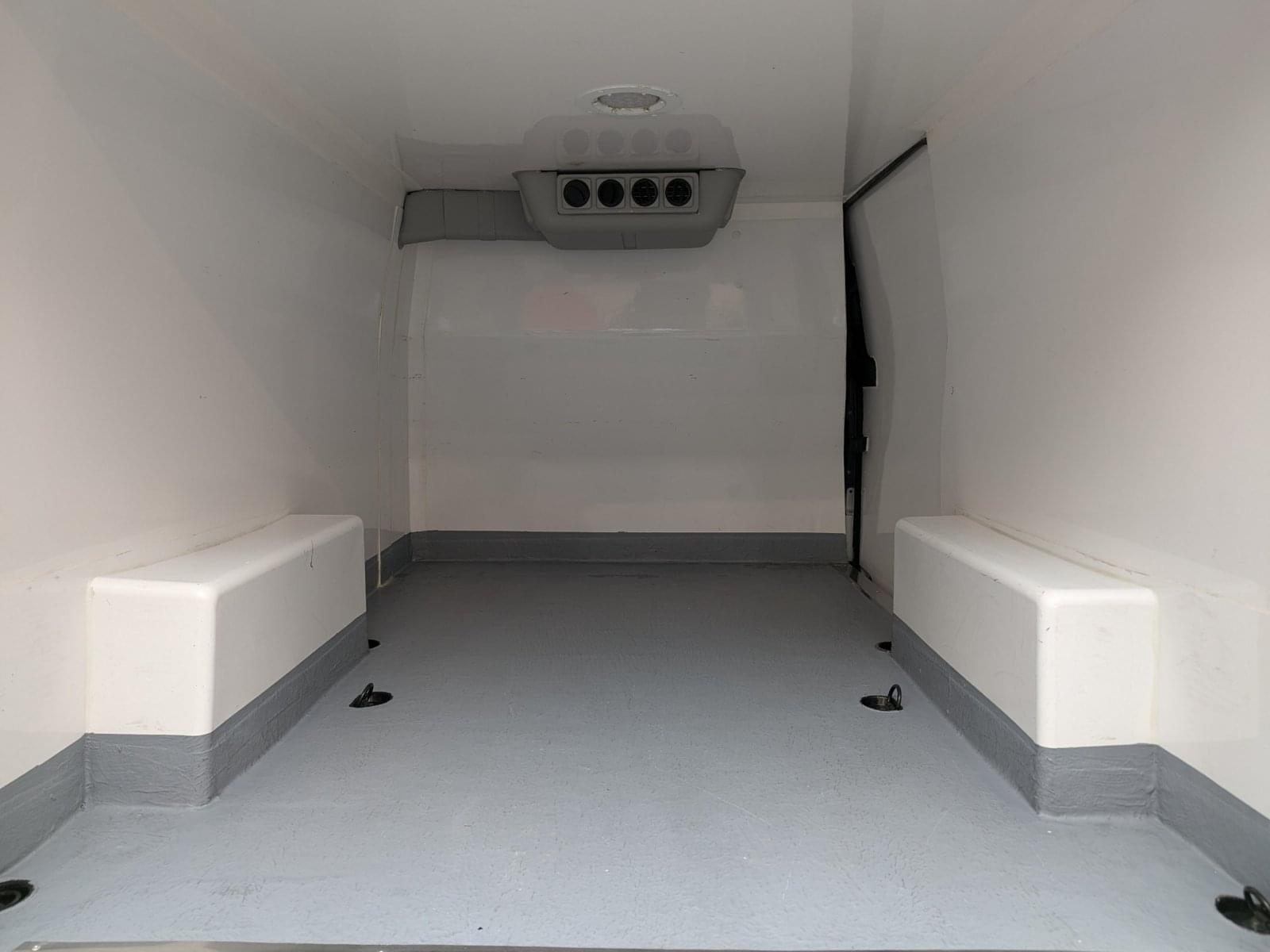 MERCEDES VITO 110CDI FURGON LARGO ISOTERMO REFRIGERADO 23