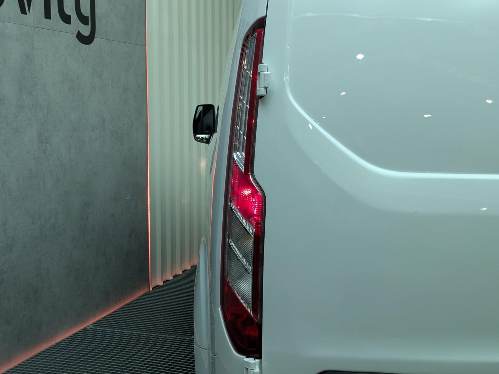 FORD TRANSIT CUSTOM VAN 2.0 TDCI 130CV L1 TREND 16