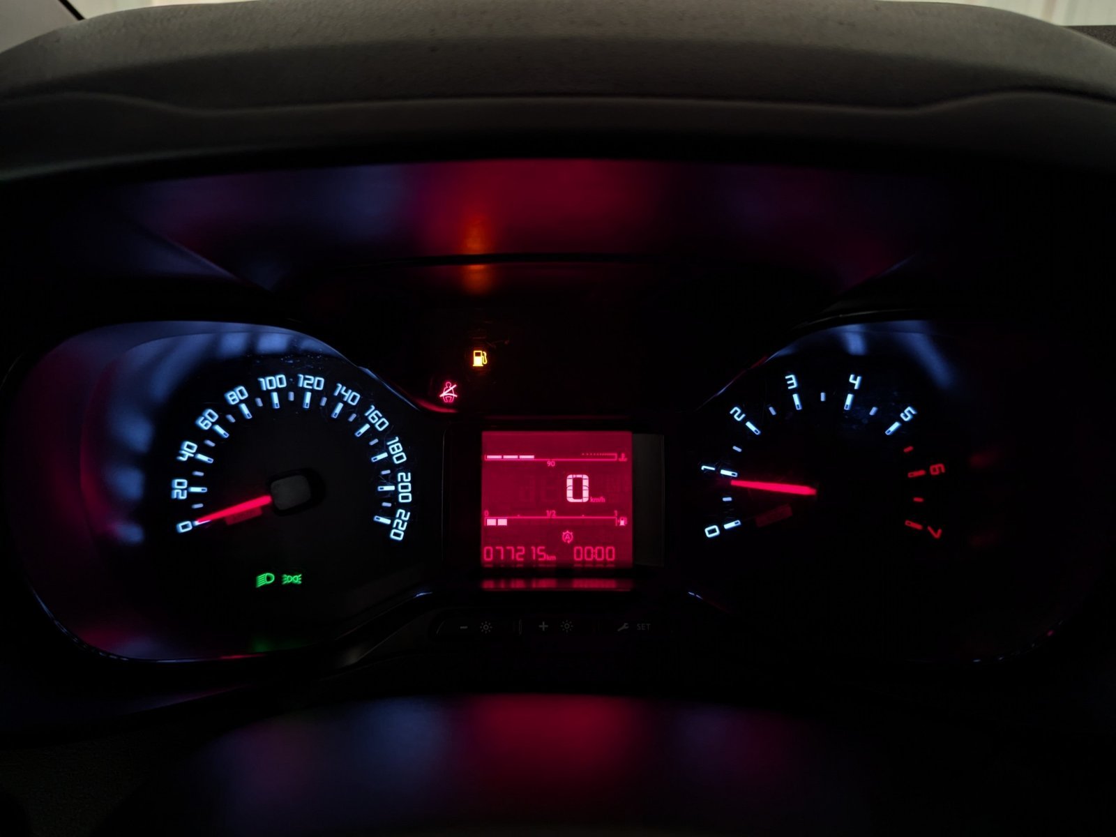 CITROEN BERLINGO DOBLE CABINA XL BLUEHDI 100CV 29