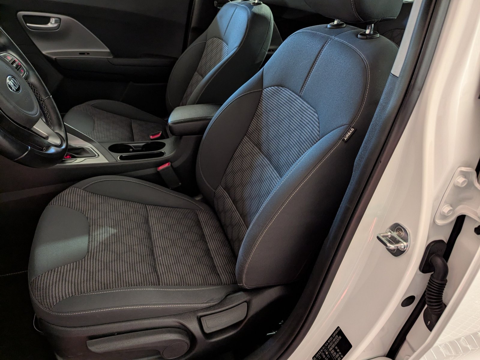 KIA NIRO 1.6 GDI HIBRIDO DRIVE MHEV 19