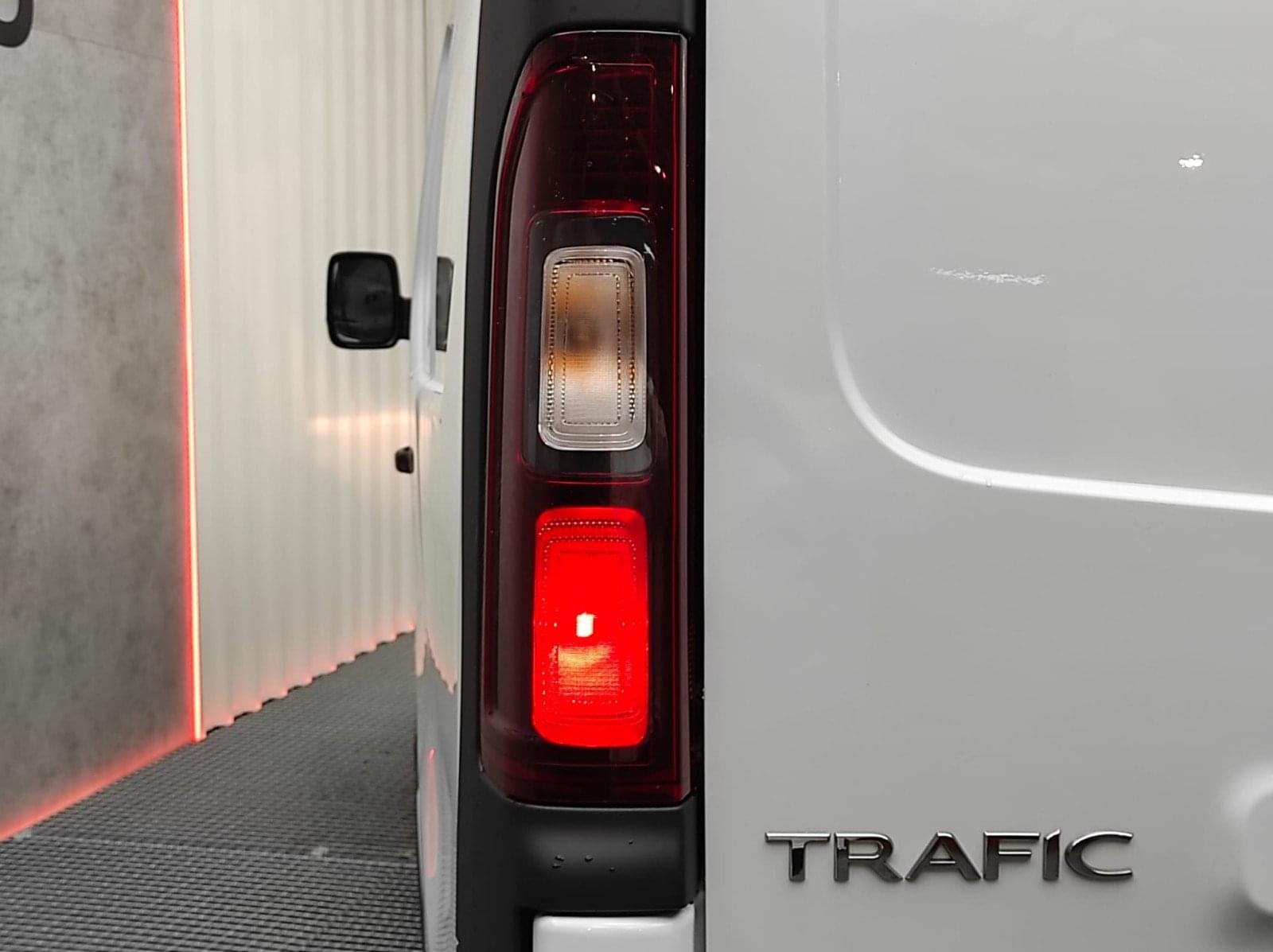 RENAULT TRAFIC 1.6 DCI 120CV L1H1 14 