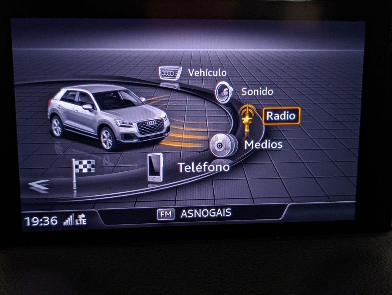 AUDI Q2 DESIGN 2.0TDI 150CV S-TRONIC 29 