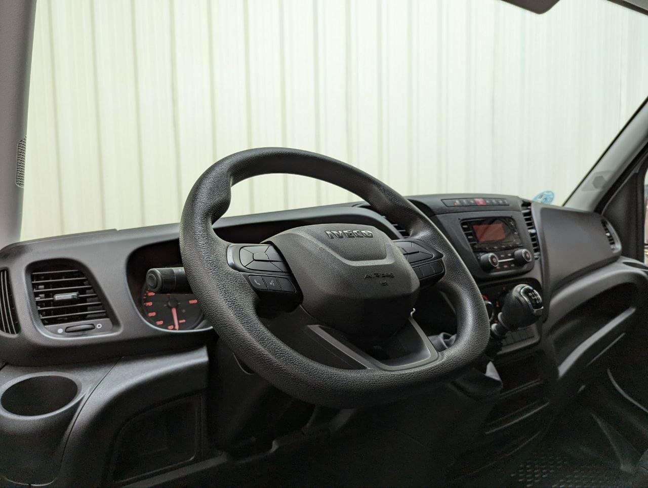 IVECO DAILY 35C16 2.3 3750 156CV CARROZADO 17 