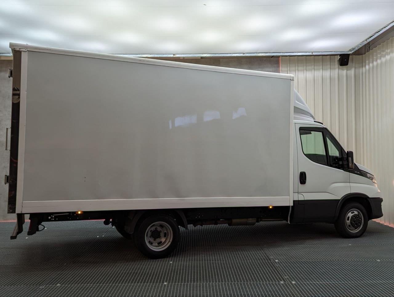 IVECO DAILY 35C16 2.3 3750 156CV CARROZADO 14 