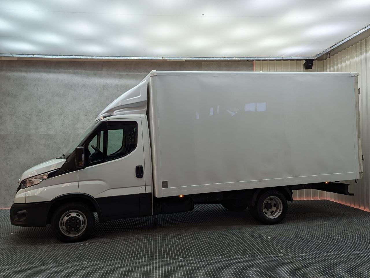 IVECO DAILY 35C16 2.3 3750 156CV CARROZADO 3 