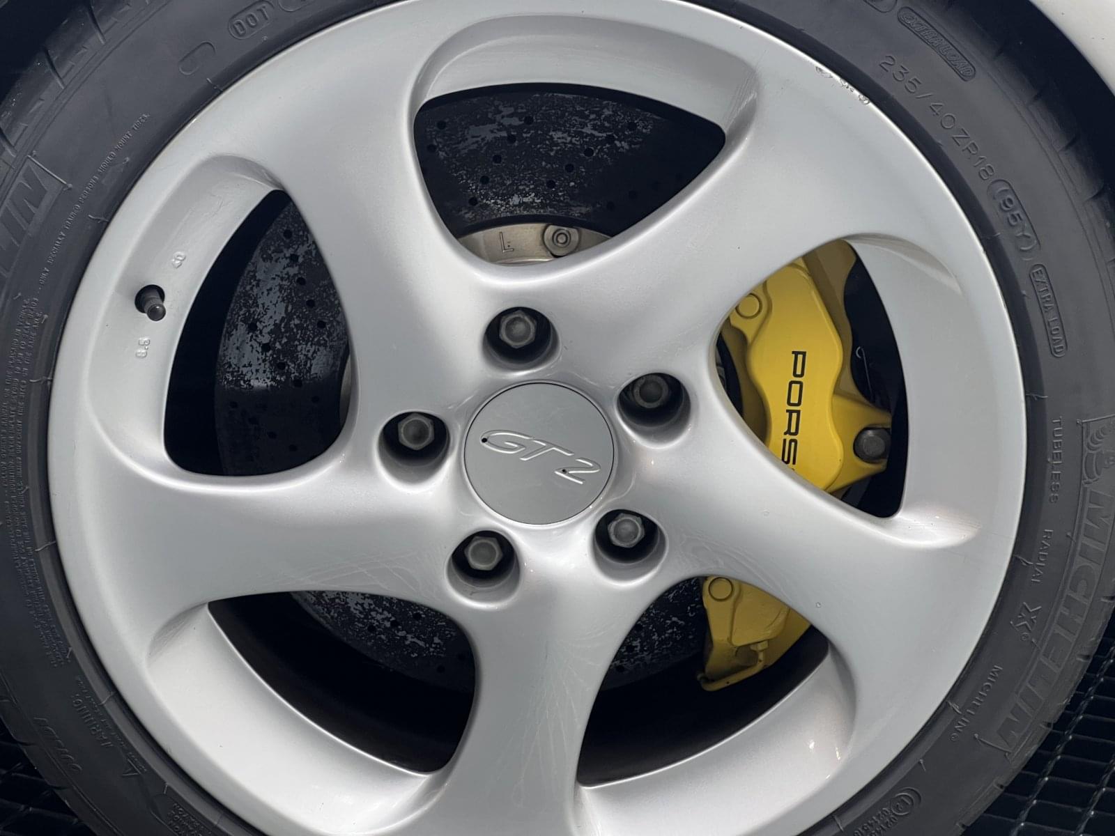 PORSCHE 911 996 GT2 11