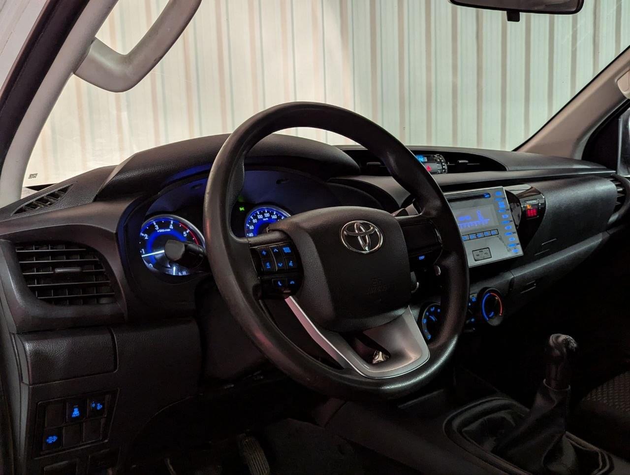 TOYOTA HILUX 2.4 150CV DOBLE CABINA 6V ( 4X4) 17 