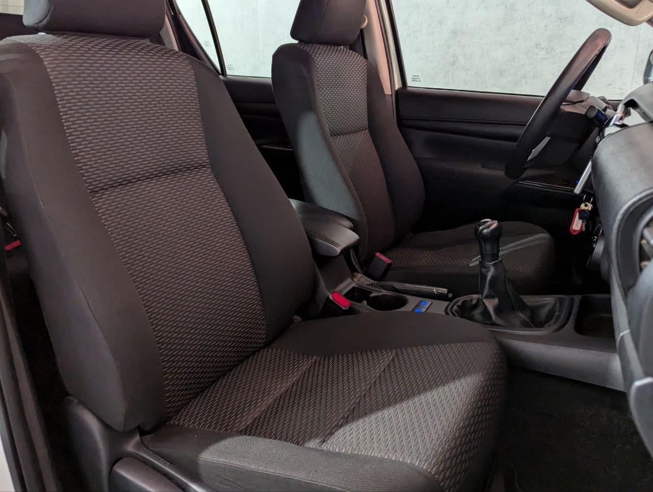 TOYOTA HILUX 2.4 150CV DOBLE CABINA 6V ( 4X4) 19 