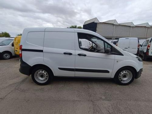 Comprar FORD TRANSIT COURIER AMBIENTE 1.5 TDCI 75CV MT5 E6 2017 de segunda mano FORD TRANSIT COURIER AMBIENTE 1.5 TDCI 75CV MT5 E6 2017 de segunda mano