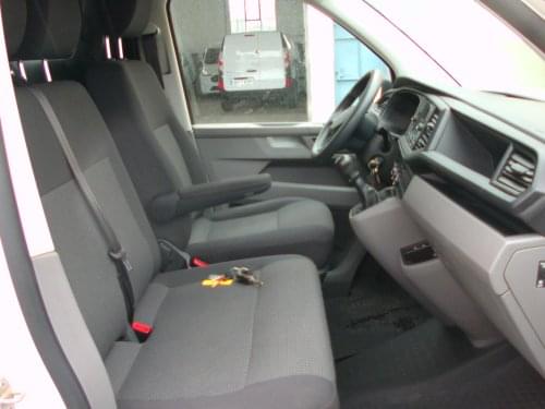VOLKSWAGEN TRANSPORTER 3 PLAZAS 2020 de segunda mano