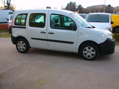 RENAULT KANGOO COMBI 2017 de segunda mano