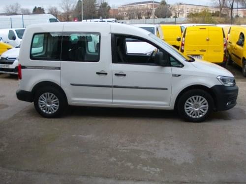 VOLKSWAGEN CADDY COMBI 1.4 TGI 110CV COMBI 2019 de segunda mano