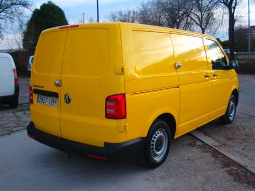 VOLKSWAGEN TRANSPORTER 3 PLAZAS 2019 de segunda mano