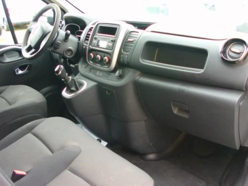 RENAULT TRAFIC 3 PLAZAS 2020 de segunda mano