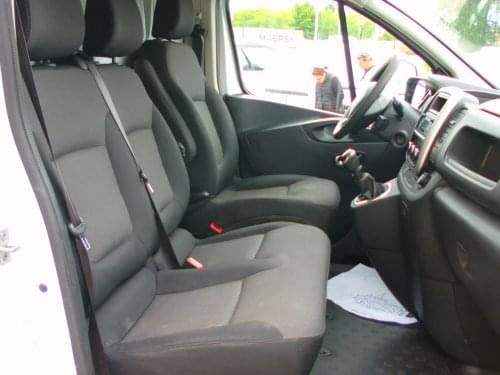 RENAULT TRAFIC 3 PLAZAS 2020 de segunda mano