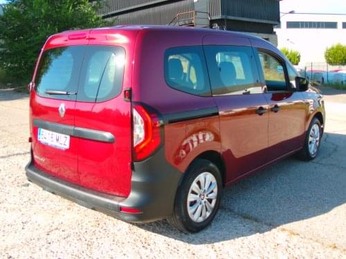 Comprar RENAULT KANGOO COMBI 5 PLAZAS 2023 de segunda mano RENAULT KANGOO COMBI 5 PLAZAS 2023 de segunda mano