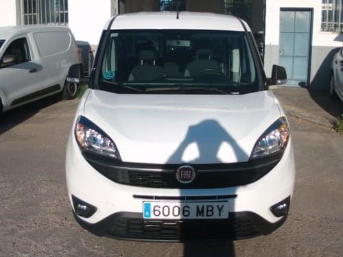 FIAT DOBLO COMBI 5 PLAZAS 2022 de segunda mano