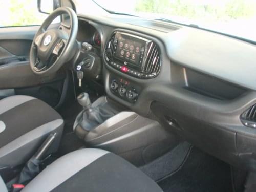 FIAT DOBLO COMBI 5 PLAZAS 2022 de segunda mano