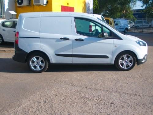 FORD TRANSIT COURIER 2 PLAZAS 2020 de segunda mano