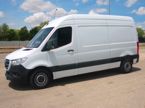 MERCEDES SPRINTER 211 CDI MEDIO 2020 de segunda mano