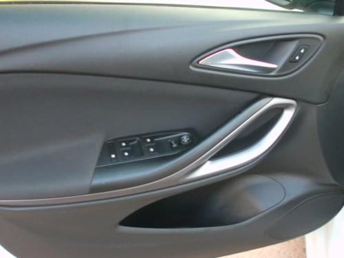 OPEL ASTRA 1.6 CDTI 110 CV, 5 PUERTAS 5 PLAZAS 2016 de segunda mano