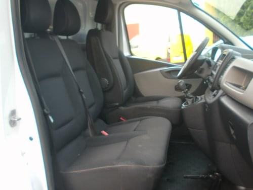 RENAULT TRAFIC 3 PLAZAS 2018 de segunda mano