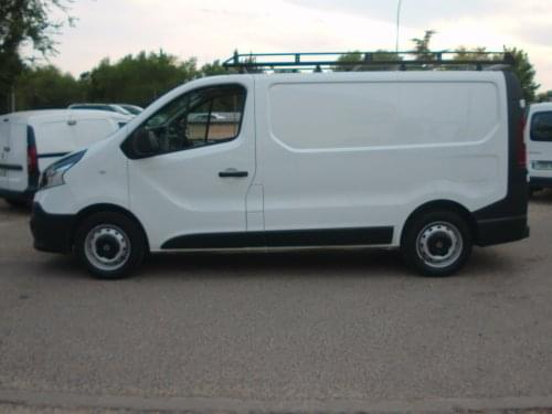 RENAULT TRAFIC 3 PLAZAS 2018 de segunda mano