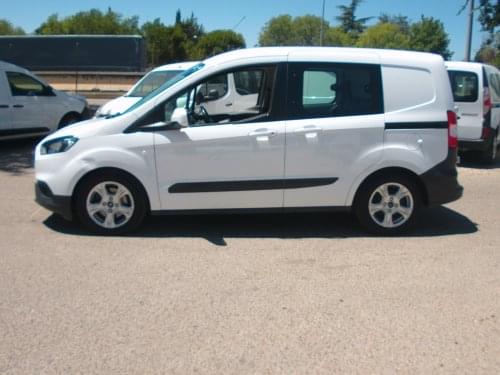 FORD TRANSIT COURIER KOMBI 5 PLAZAS 2020 de segunda mano