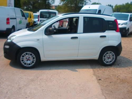 FIAT PANDA VAN HYBRID 2 PLAZAS INDUSTRIAL 2019 de segunda mano