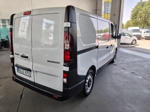 RENAULT TRAFIC 3 PLAZAS 2018 de segunda mano