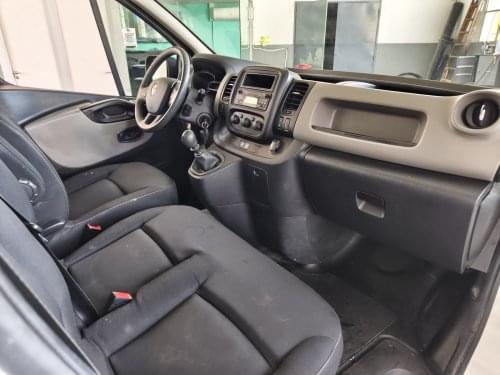 RENAULT TRAFIC 3 PLAZAS 2018 de segunda mano