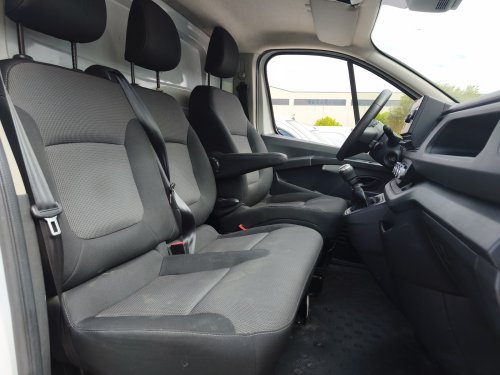 RENAULT TRAFIC 3 PLAZAS 2022 de segunda mano