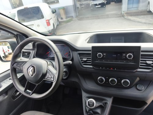 RENAULT TRAFIC 3 PLAZAS 2022 de segunda mano