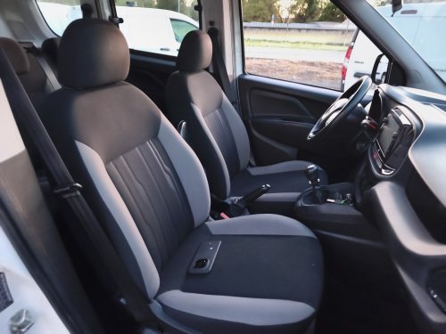 FIAT DOBLO COMBI 5 PLAZAS 2022 de segunda mano