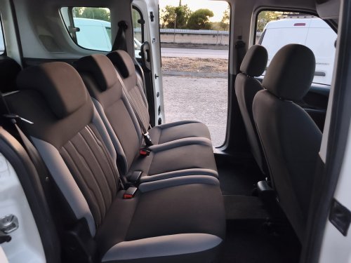 FIAT DOBLO COMBI 5 PLAZAS 2022 de segunda mano