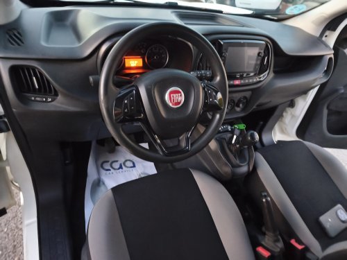 FIAT DOBLO COMBI 5 PLAZAS 2022 de segunda mano