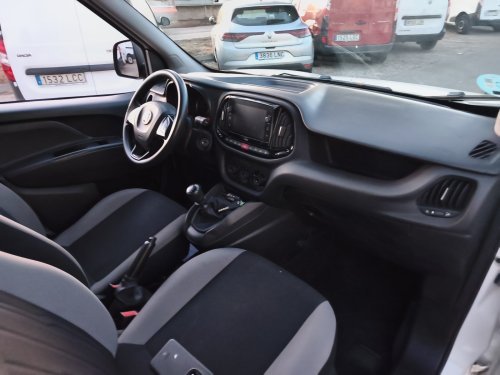 FIAT DOBLO COMBI 5 PLAZAS 2022 de segunda mano