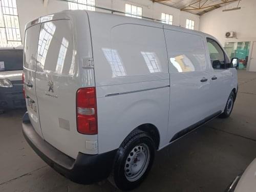Comprar PEUGEOT EXPERT ISOTERMO FURGON PRO 1.5 BLUEHDI 120 S&S STANDARD 2020 de segunda mano PEUGEOT EXPERT ISOTERMO FURGON PRO 1.5 BLUEHDI 120 S&S STANDARD 2020 de segunda mano