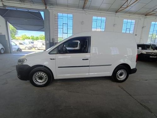 VOLKSWAGEN CADDY PROFESIONAL FURGON 2.0 TDI 75KW BMT 2018 de segunda mano