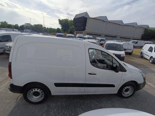 Comprar CITROEN BERLINGO BLUEHDI / BOLA ENGANCHE Y COP. ABATIBLE 2018 de segunda mano CITROEN BERLINGO BLUEHDI / BOLA ENGANCHE Y COP. ABATIBLE 2018 de segunda mano