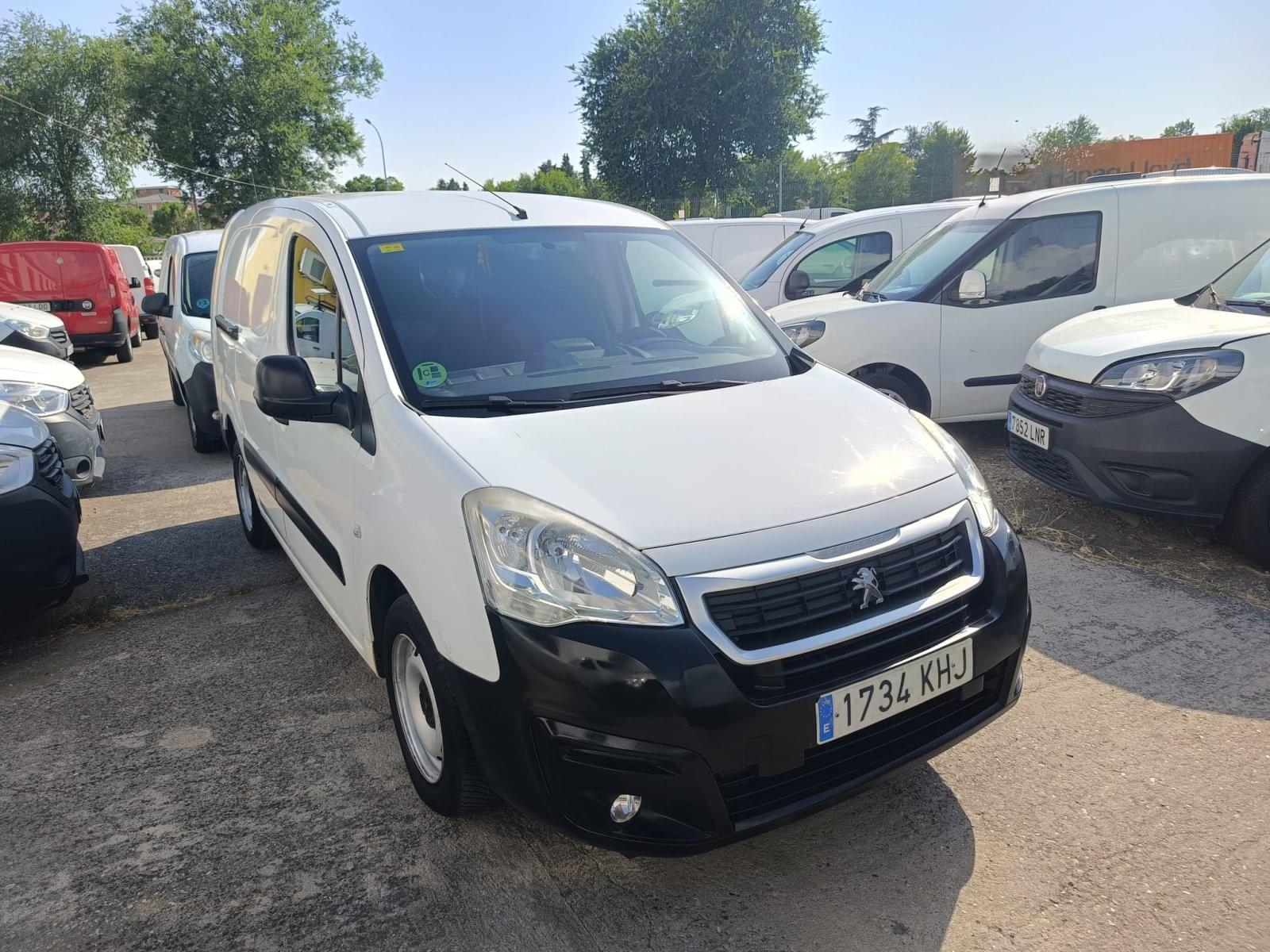 imagen de PEUGEOT PARTNER Cam-park. L2 CONFORT 1.6 HDI 90CV MT5 E5 - REF: 01003
